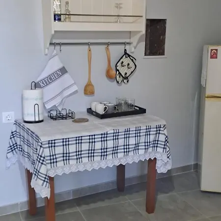 πέτρινο αλώνι * Panagia (Kymi-Aliveri, Evia)