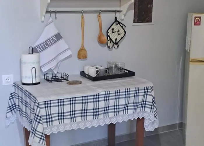 πέτρινο αλώνι * Panagia (Kymi-Aliveri, Euboea)