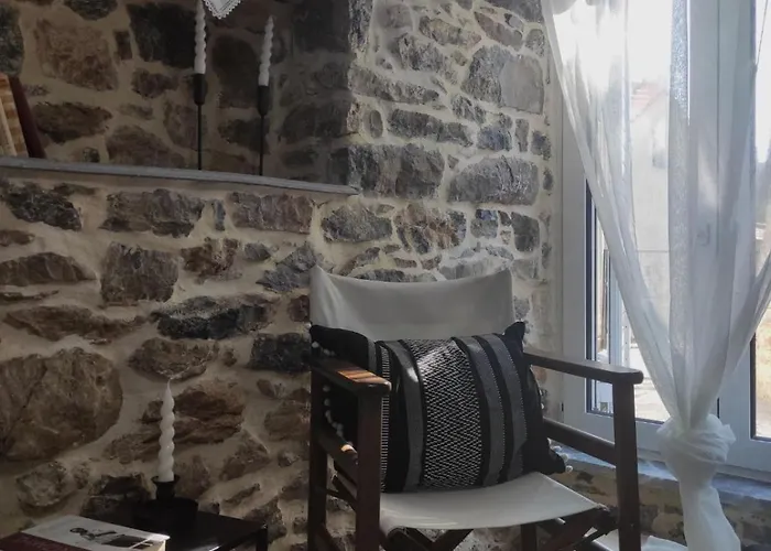 Σπίτι διακοπών πέτρινο αλώνι Panagia (Kymi-Aliveri, Euboea)